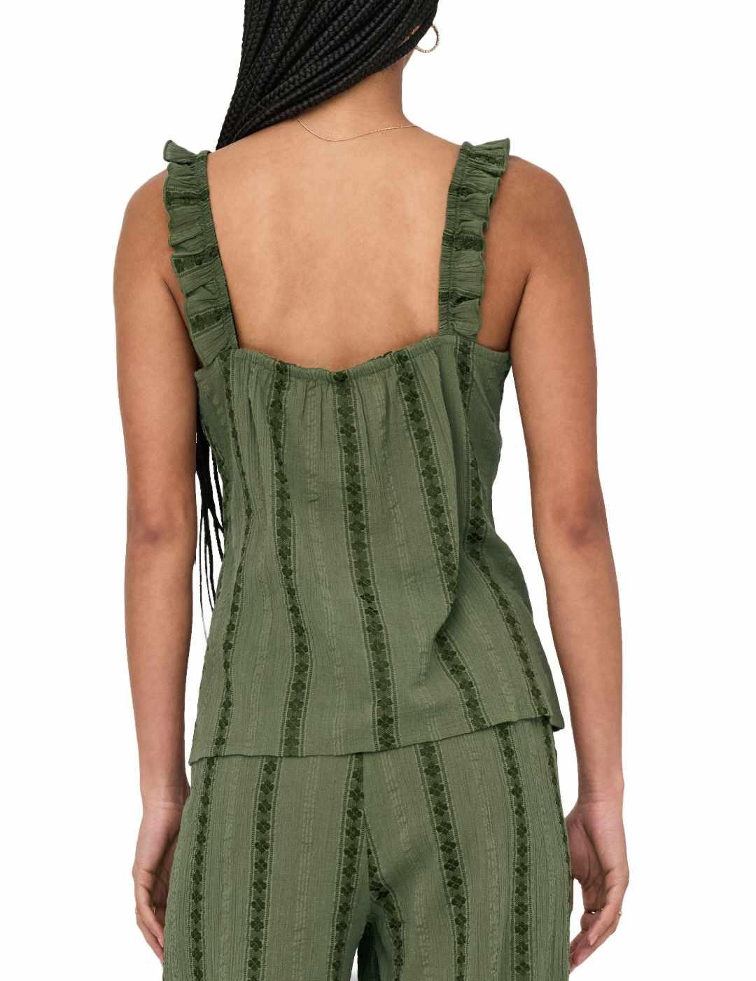 Camiseta Only Liana verde detalles bordados de mujer
