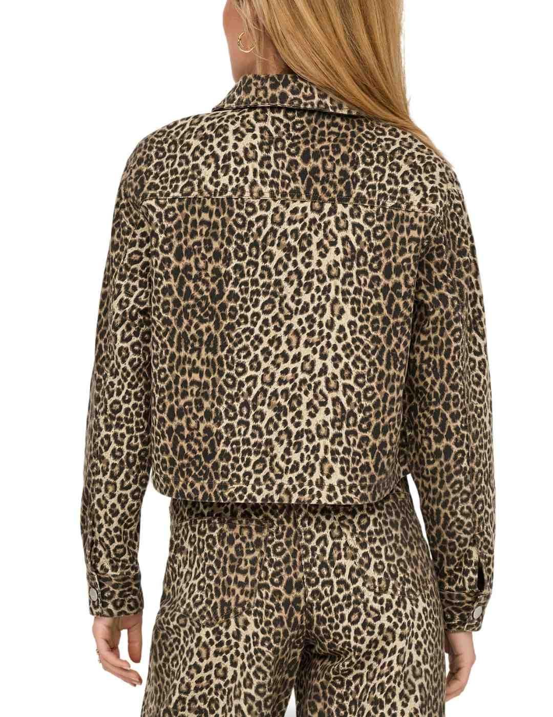 Chaqueta Only Naomi estampado leopardo cropped para mujer