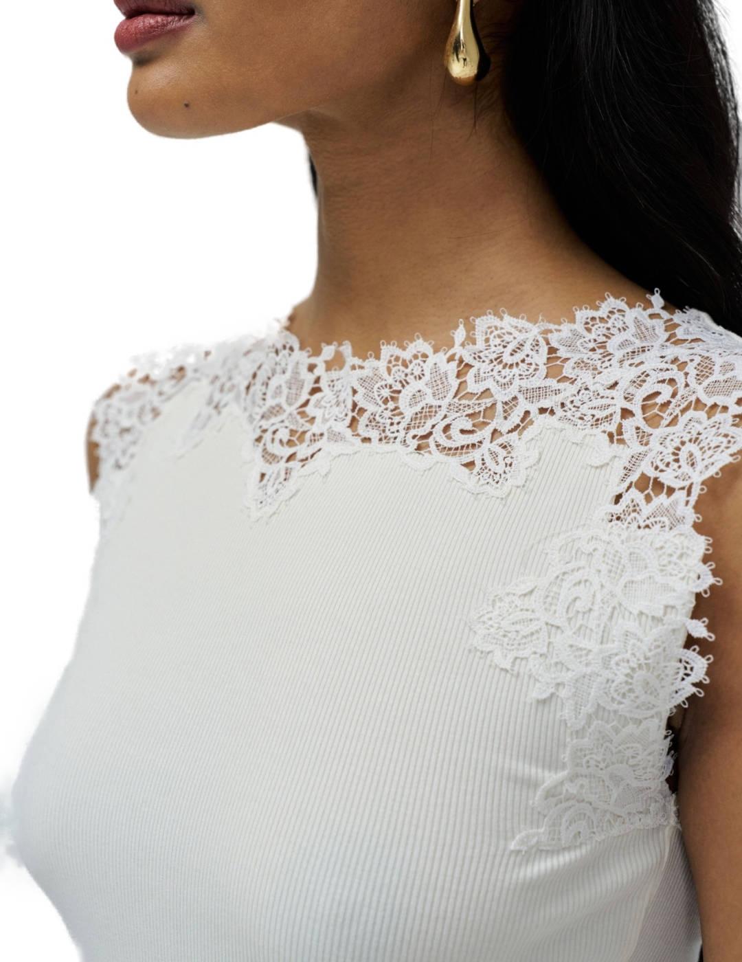 Camiseta Salsa blanca manga sisa detalles encaje para mujer