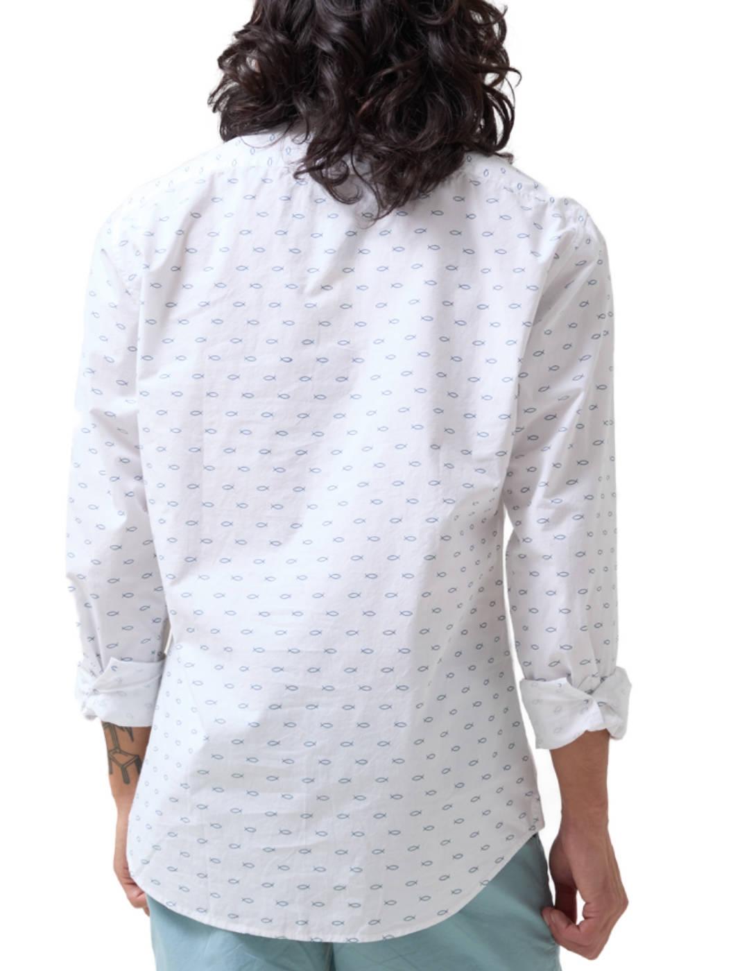 Camisa Altonadock blanca estampado marrino para hombre