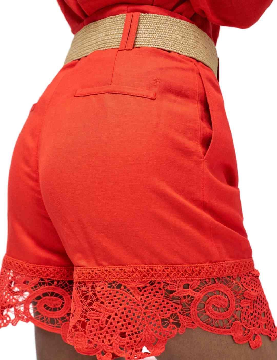 Short Salsa rojo con cinturón bajo bordado para mujer